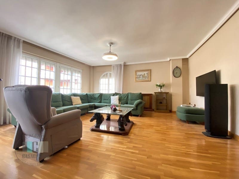 4 camera da letto Appartamento in vendita in Castello de la Plana con garage - 300.000 € (Rif: 9574863)