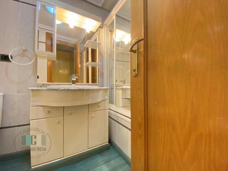 4 camera da letto Appartamento in vendita in Castello de la Plana con garage - 300.000 € (Rif: 9574863)