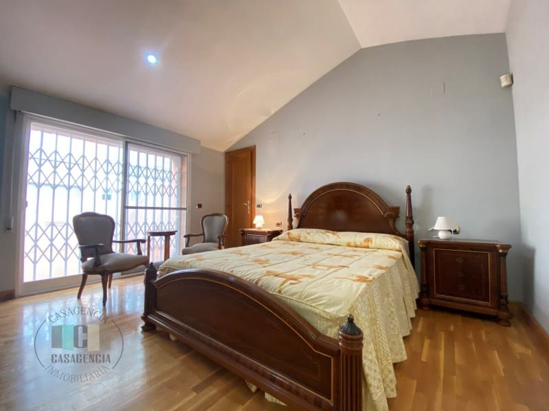 4 camera da letto Appartamento in vendita in Castello de la Plana con garage - 300.000 € (Rif: 9574863)