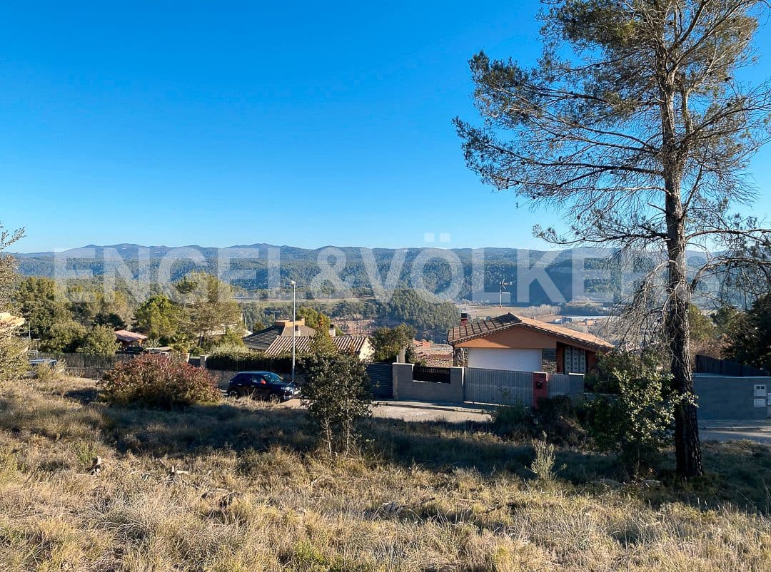 Building Plot for sale in Avinyo - € 250,000 (Ref: 9087412)