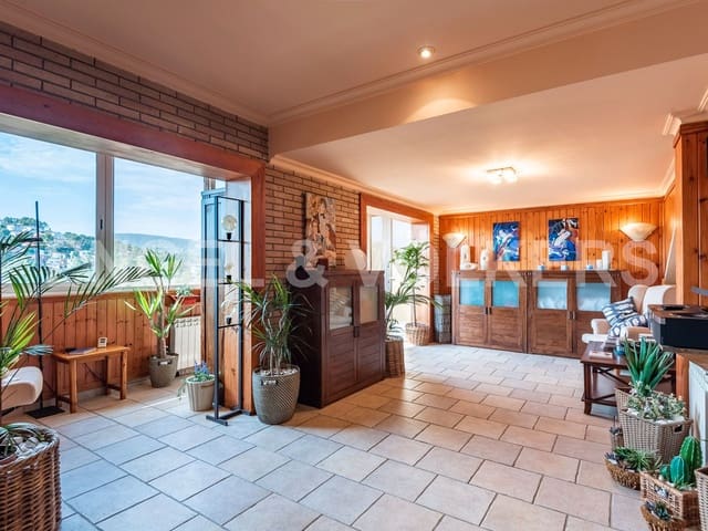 5 slaapkamer Villa te koop in Vallirana met garage - € 560.000 (Ref: 9087664)