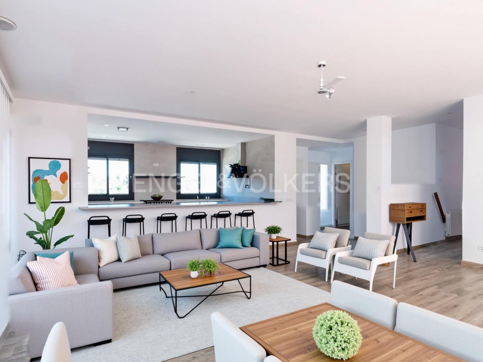 5 bedroom Villa for sale in Rubi with garage - € 650,000 (Ref: 9087672)