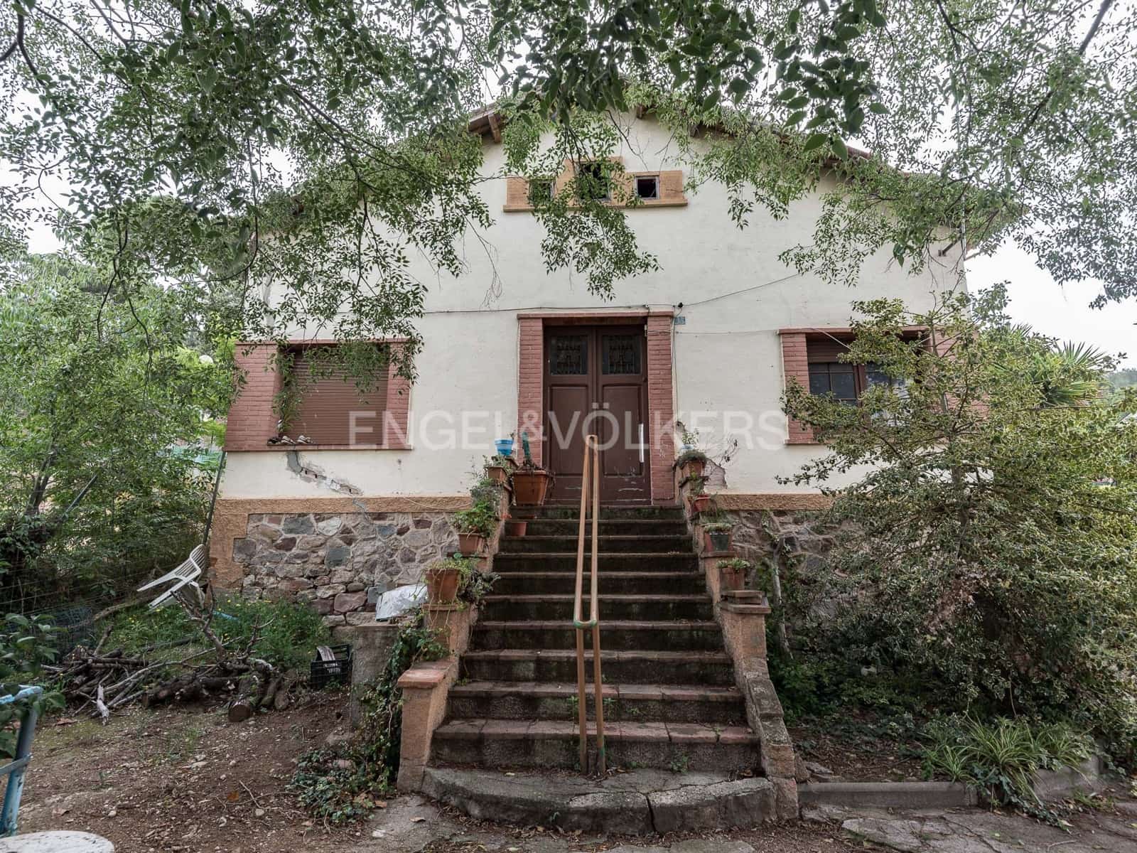 3 bedroom Finca/Country House for sale in Palau de Plegamans - € 379,000 (Ref: 9087673)