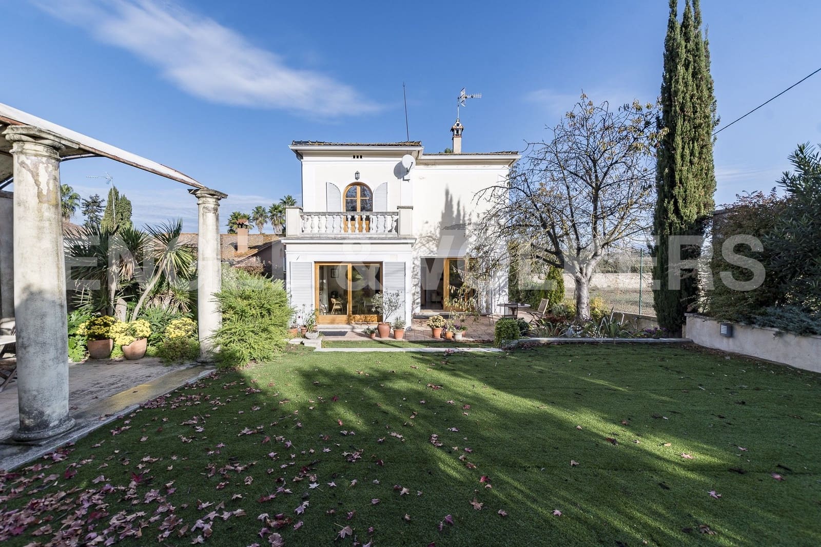 5 bedroom Villa for sale in Vilanova del Valles with garage - € 498,000 (Ref: 9087681)