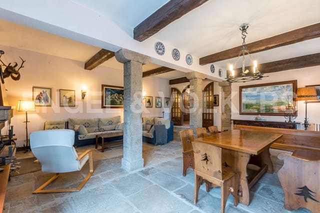 Finca/Casa Rural de 8 habitaciones en Riner en venta con piscina garaje - 695.000 € (Ref: 9087703)