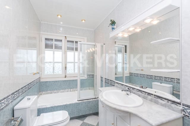 Finca/Casa Rural de 8 habitaciones en Riner en venta con piscina garaje - 695.000 € (Ref: 9087703)