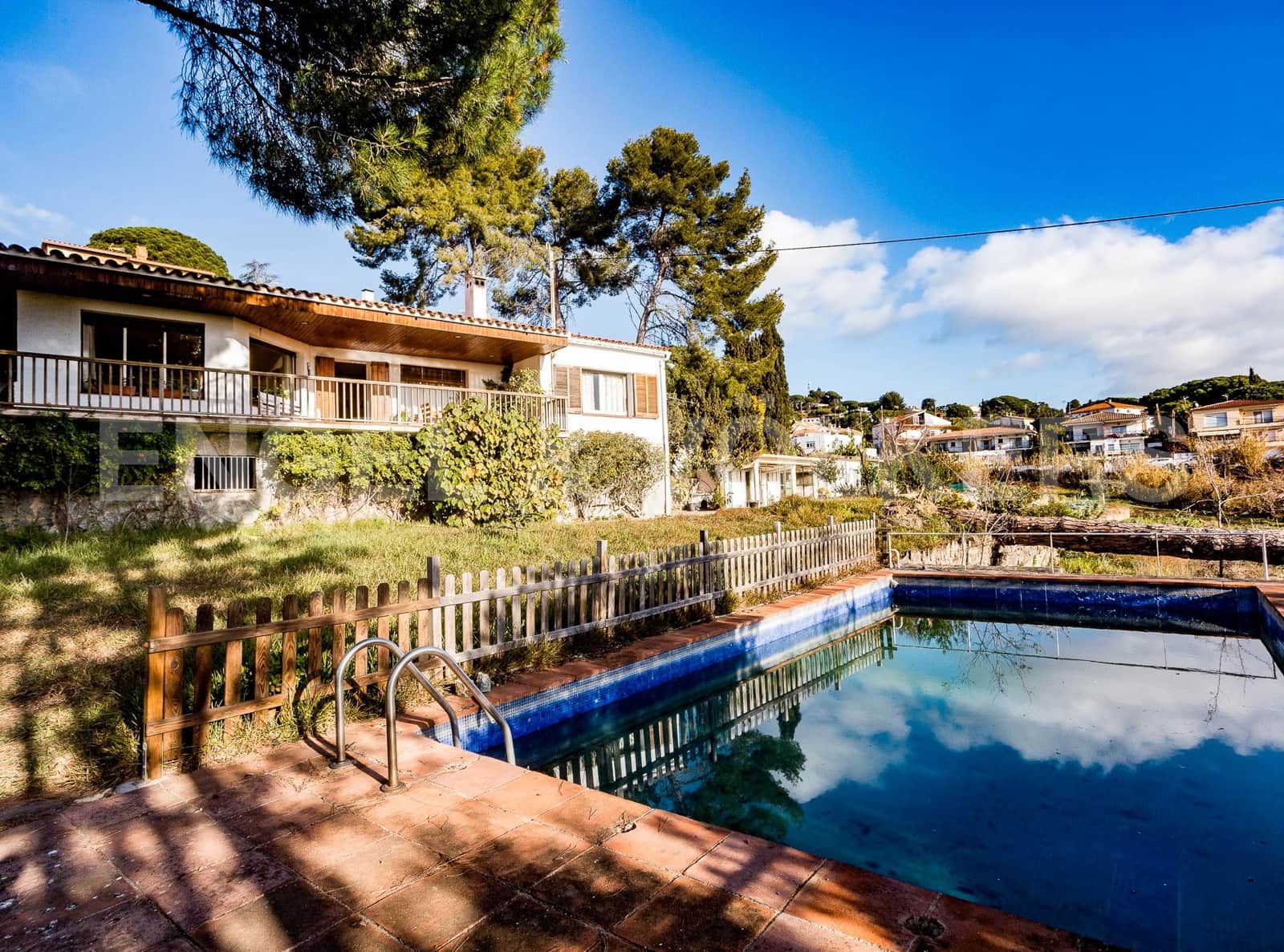 5 bedroom Finca/Country House for sale in Premia de Dalt with pool garage - € 980,000 (Ref: 9087723)