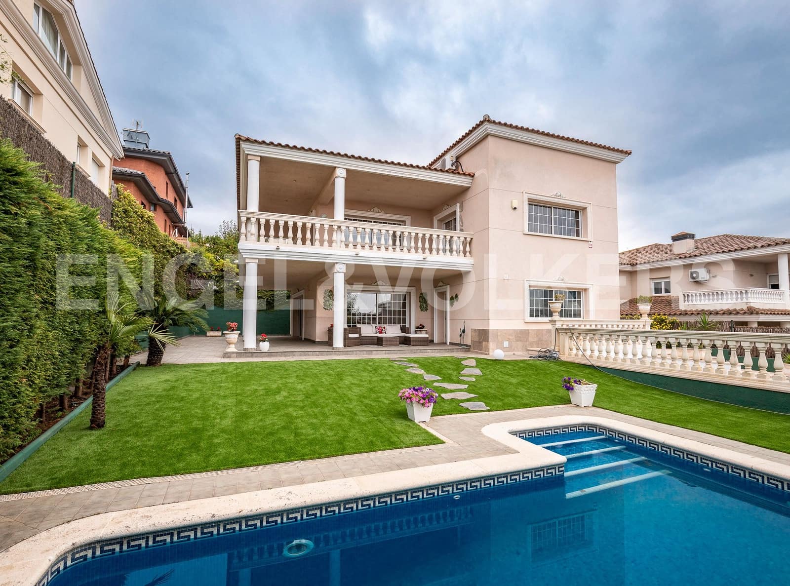 5 bedroom Villa for sale in Alella with pool - € 1,375,000 (Ref: 9087724)