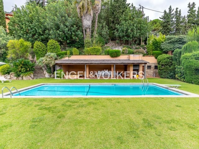 12 soverom Finca/Herregård til salgs i Arenys de Munt med garasje - € 2 350 000 (Ref: 9087732)