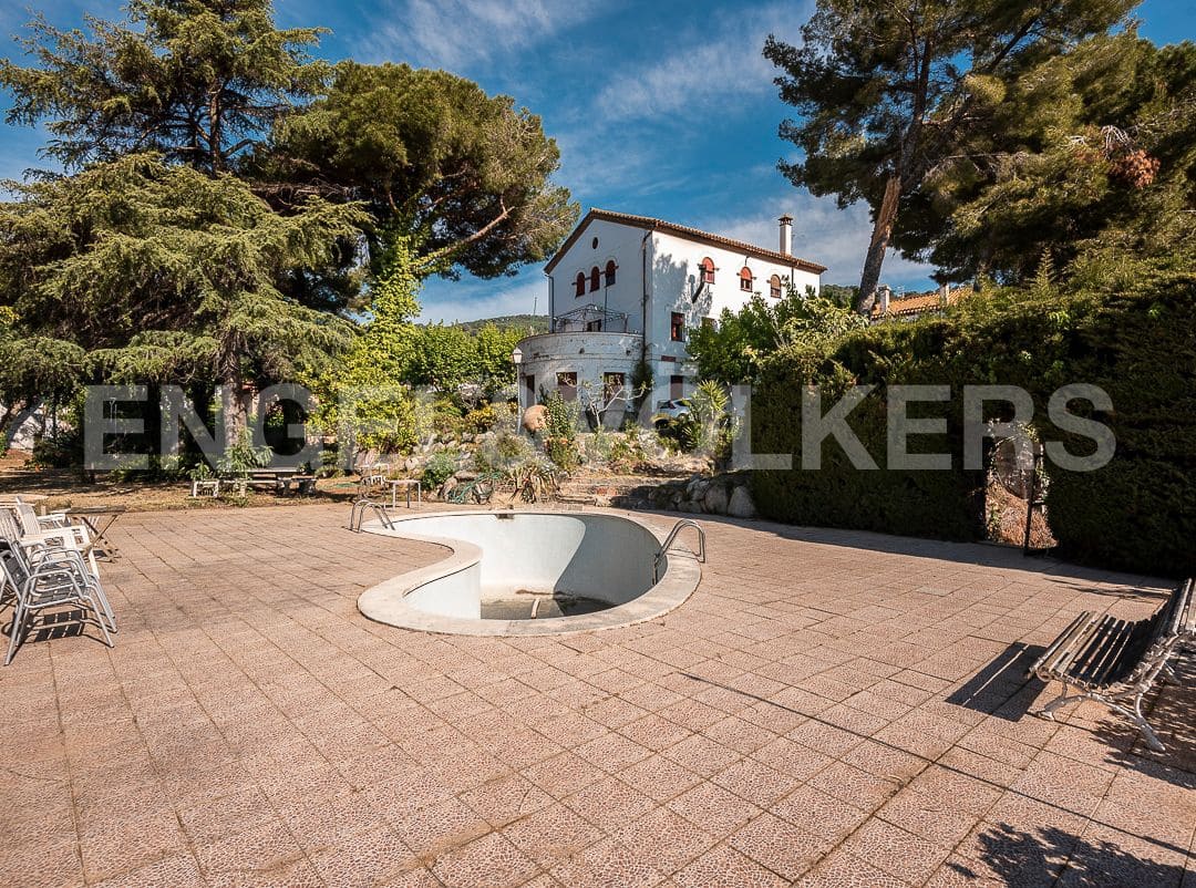 8 soverom Finca/Herregård til salgs i Premia de Dalt med svømmebasseng garasje - € 1 250 000 (Ref: 9087735)