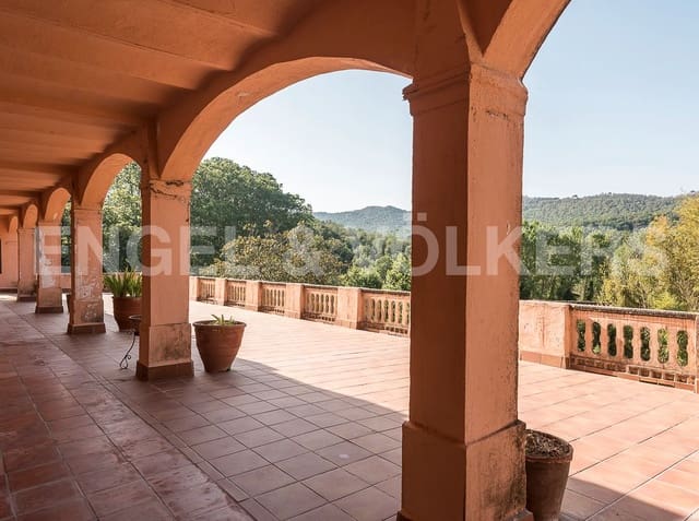 10 soveværelse Finca/Landehus til salg i Sant Celoni med swimmingpool garage - € 1.650.000 (Ref: 9087738)