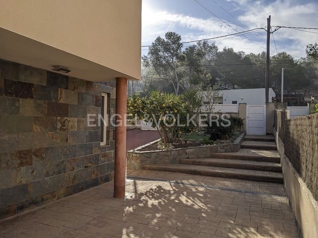 4 sypialnia Willa na sprzedaż w Canyelles z basenem garażem - 400 000 € (Ref: 9087748)