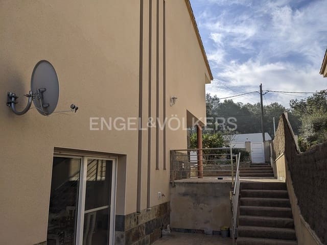 4 sypialnia Willa na sprzedaż w Canyelles z basenem garażem - 400 000 € (Ref: 9087748)