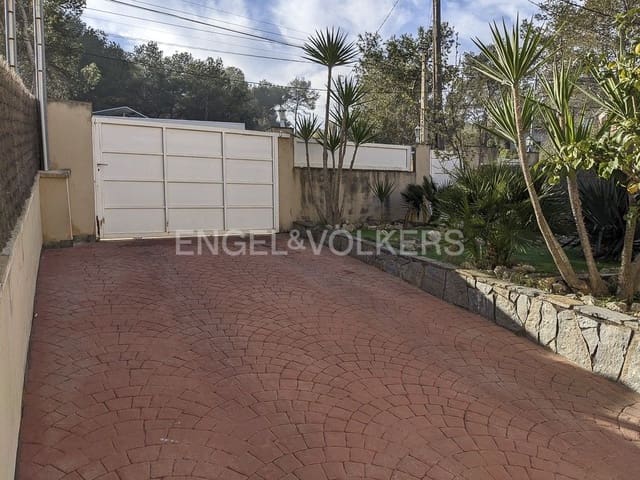 4 sypialnia Willa na sprzedaż w Canyelles z basenem garażem - 400 000 € (Ref: 9087748)