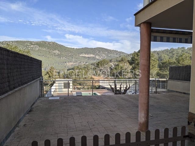 4 sypialnia Willa na sprzedaż w Canyelles z basenem garażem - 400 000 € (Ref: 9087748)