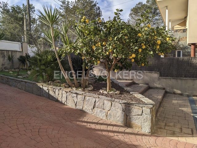 4 sypialnia Willa na sprzedaż w Canyelles z basenem garażem - 400 000 € (Ref: 9087748)