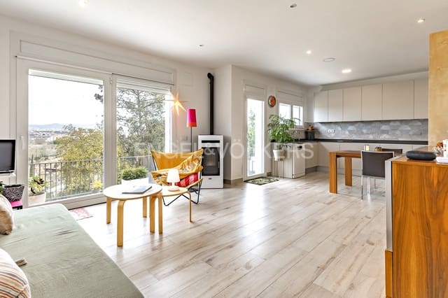 4 soverom Villa til salgs i Cerdanyola del Vallès med garasje - € 560 000 (Ref: 9087785)