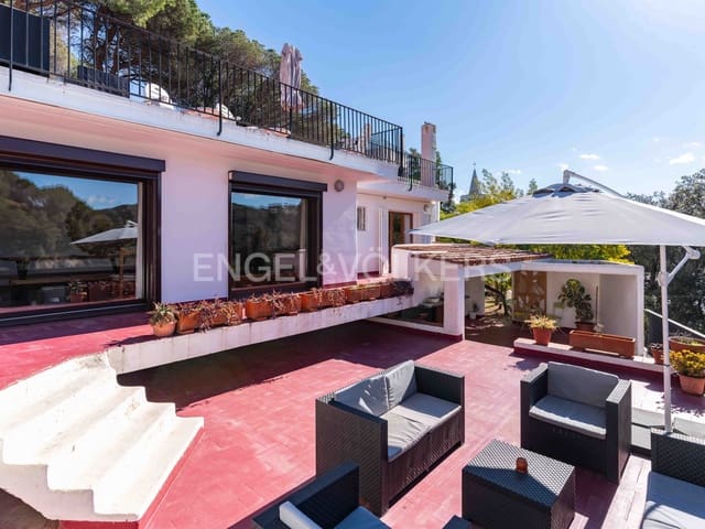 11 soveværelse Villa til salg i Sant Cebrià de Vallalta med swimmingpool - € 790.000 (Ref: 9087817)
