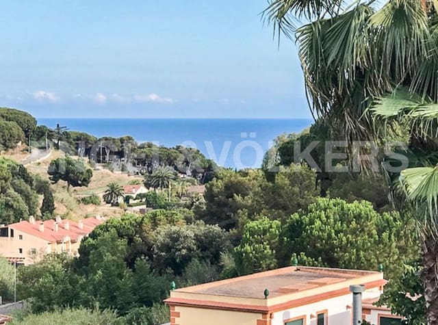 5 soveværelse Villa til salg i Arenys de Mar med swimmingpool garage - € 750.000 (Ref: 9087878)