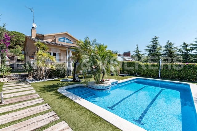 5 soveværelse Villa til salg i Arenys de Mar med swimmingpool garage - € 750.000 (Ref: 9087878)