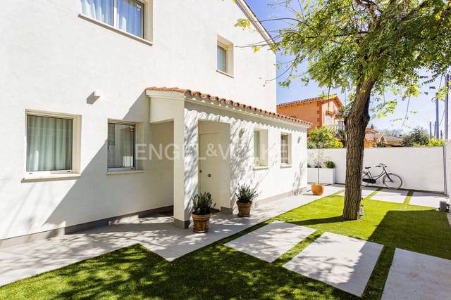 3 sypialnia Willa na sprzedaż w Castelldefels z garażem - 1 195 000 € (Ref: 9087882)