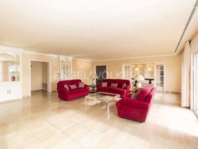 6 bedroom Villa for sale in Tiana with pool garage - € 2,100,000 (Ref: 9087896)