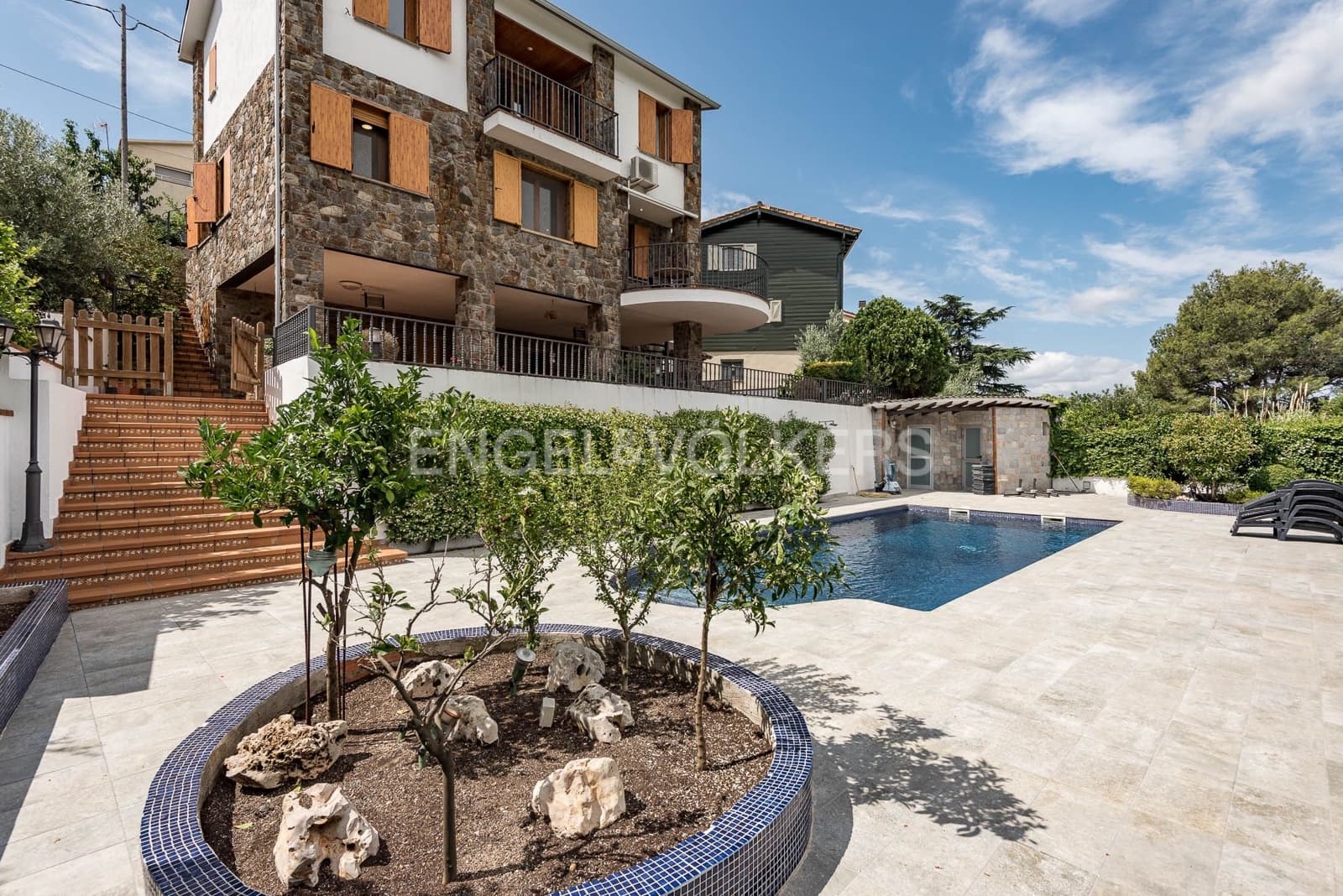 6 bedroom Villa for sale in Castellar del Valles with pool garage - € 680,000 (Ref: 9087903)