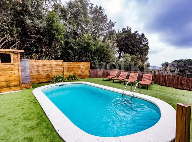 4 bedroom Villa for sale in Sant Cebrià de Vallalta with pool garage - € 435,000 (Ref: 9088013)