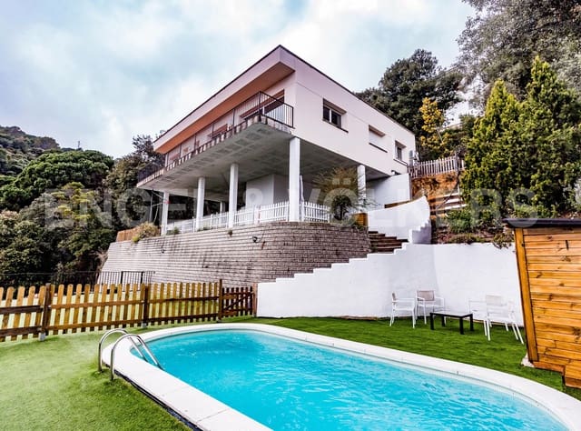 4 bedroom Villa for sale in Sant Cebrià de Vallalta with pool garage - € 435,000 (Ref: 9088013)