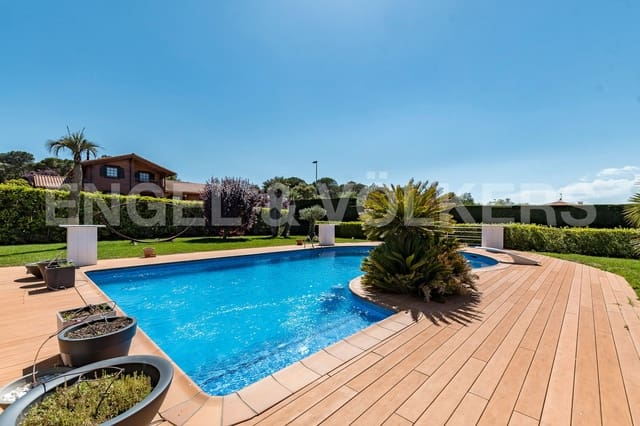 7 sypialnia Willa na sprzedaż w Seva z basenem garażem - 925 000 € (Ref: 9088018)