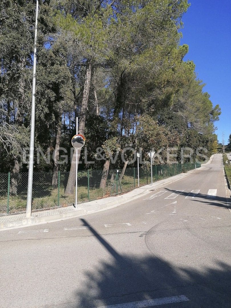 Building Plot for sale in Begues - € 227,000 (Ref: 9088051)