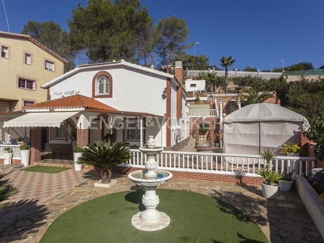 Chalet de 6 habitaciones en Sant Pere de Ribes en venta con garaje - 350.000 € (Ref: 9088055)