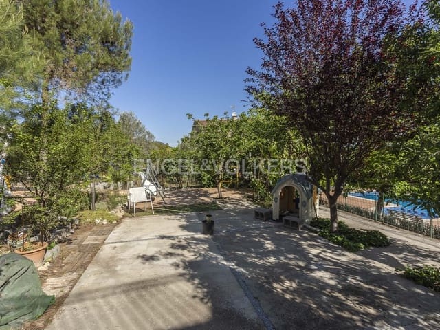8 soverom Villa til salgs i Castellgalí med garasje - € 420 000 (Ref: 9088186)