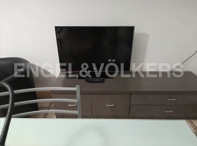 4 soveværelse Lejlighed til leje i El Camp de L'Arpa del Clot, Barcelona by - € 2.400 (Ref: 9090019)