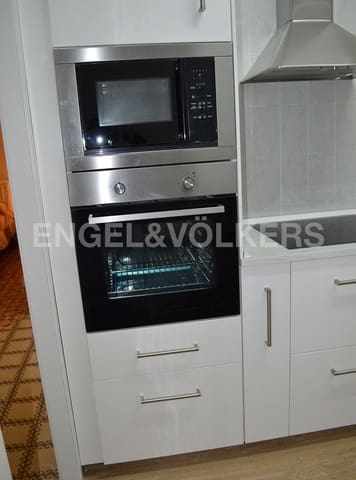 4 soveværelse Lejlighed til leje i El Camp de L'Arpa del Clot, Barcelona by - € 2.400 (Ref: 9090019)