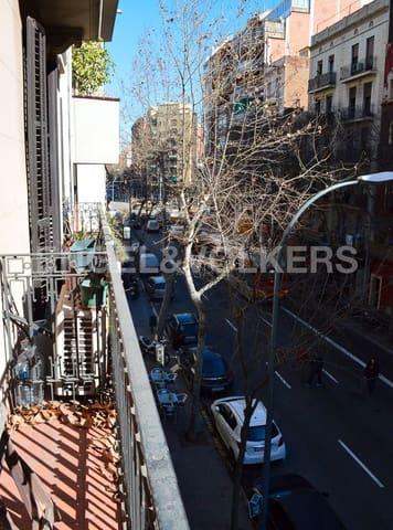 4 soveværelse Lejlighed til leje i El Camp de L'Arpa del Clot, Barcelona by - € 2.400 (Ref: 9090019)