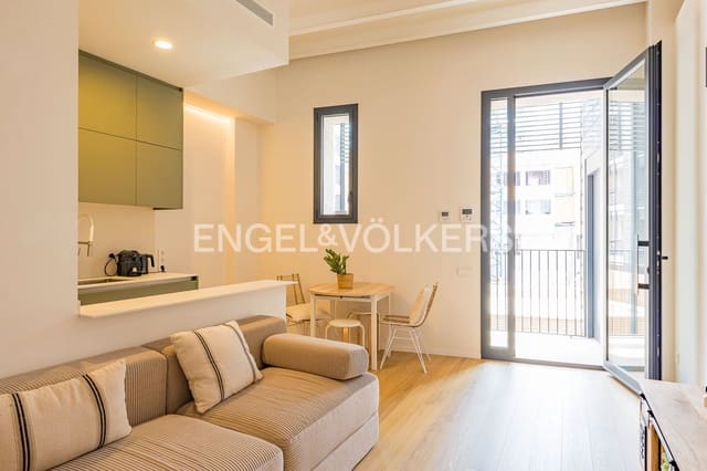 2 soveværelse Lejlighed til leje i El Poblenou, Barcelona by med swimmingpool - € 2.000 (Ref: 9090050)