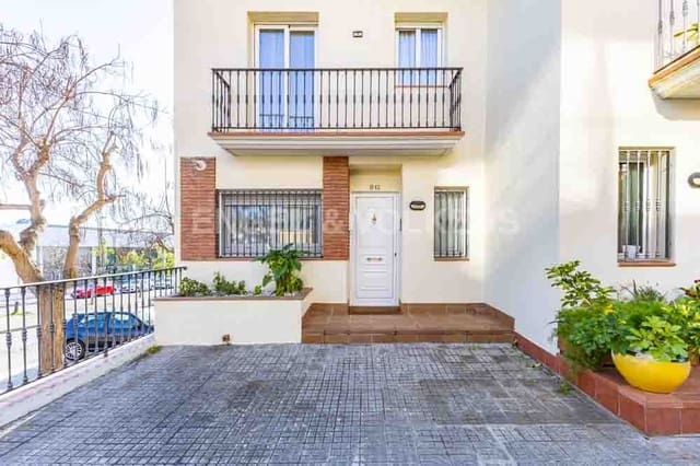 5 makuuhuone Huvila myytävänä paikassa Pineda de Mar mukana 
autotalli - 459 000 € (Ref: 9090082)