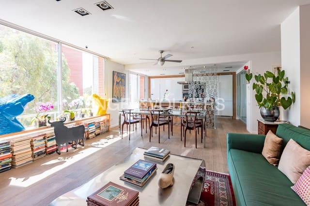 3 soveværelse Lejlighed til leje i La Vila Olímpica del Poblenou, Barcelona by - € 3.250 (Ref: 9090088)