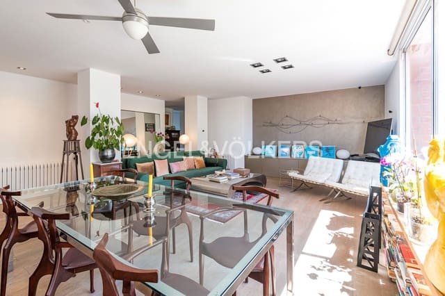 3 soveværelse Lejlighed til leje i La Vila Olímpica del Poblenou, Barcelona by - € 3.250 (Ref: 9090088)