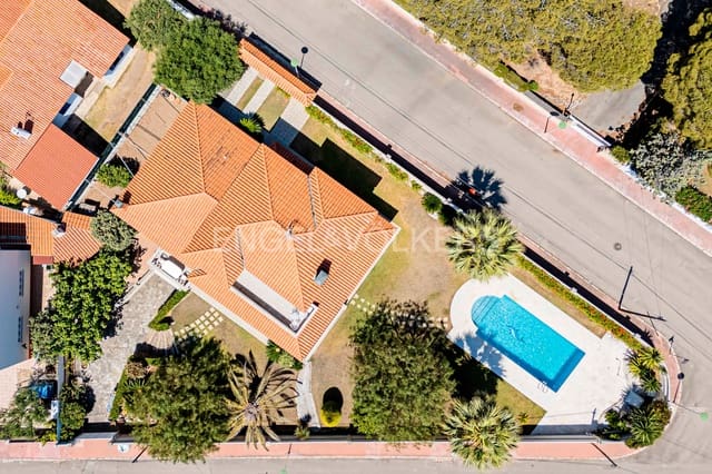 5 soverom Villa til salgs i El Vendrell med svømmebasseng - € 775 000 (Ref: 9090105)