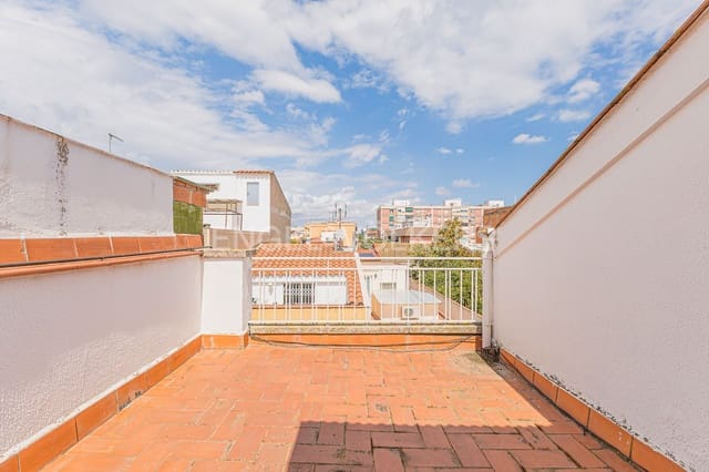 6 Zimmer Haus zu verkaufen in Viladecans mit Garage - 525.000 € (Ref: 9090137)