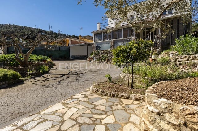 5 soverom Villa til salgs i Cubelles med garasje - € 360 000 (Ref: 9090150)