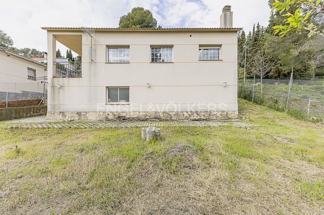 4 makuuhuone Maalaistalo myytävänä paikassa Corbera de Llobregat mukana 
autotalli - 340 000 € (Ref: 9090179)