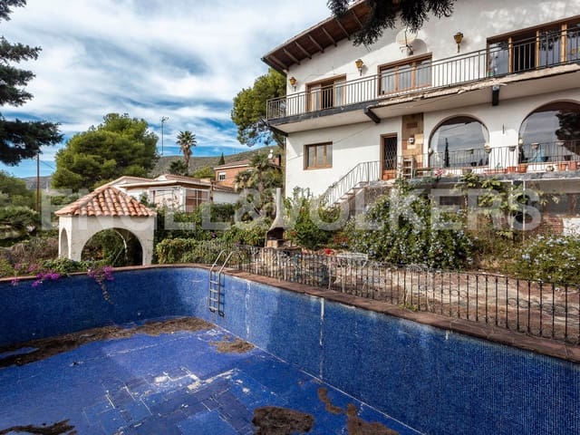 4 sypialnia Finka/Dom wiejski na sprzedaż w Castelldefels z basenem garażem - 1 095 000 € (Ref: 9090266)