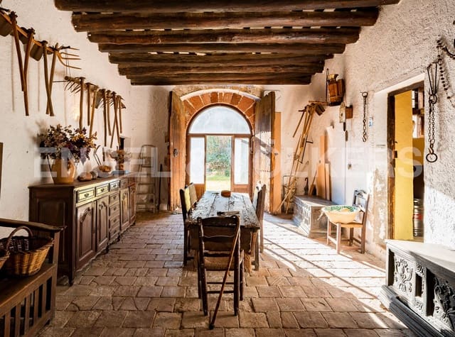 8 soveværelse Finca/Landehus til leje i Sant Andreu de la Barca - € 5.875 (Ref: 9090365)