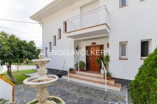 5 soveværelse Villa til salg i Premià de Dalt med garage - € 870.000 (Ref: 9090367)
