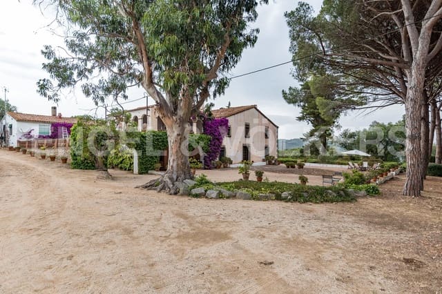 12 soverom Finca/Herregård til salgs i Arenys de Munt med svømmebasseng - € 1 800 000 (Ref: 9090420)