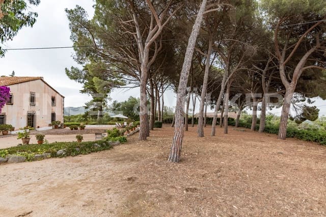 12 soverom Finca/Herregård til salgs i Arenys de Munt med svømmebasseng - € 1 800 000 (Ref: 9090420)