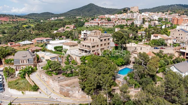 10 bedroom Finca/Country House for sale in El Papiol with pool garage - € 875,000 (Ref: 9090428)